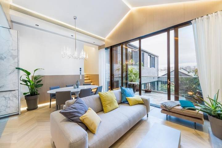 Location de vacances pour 4 personnes, avec Jacuzzi et Terrasse ainsi que Vue sur le lac et Vue à Courbevoie