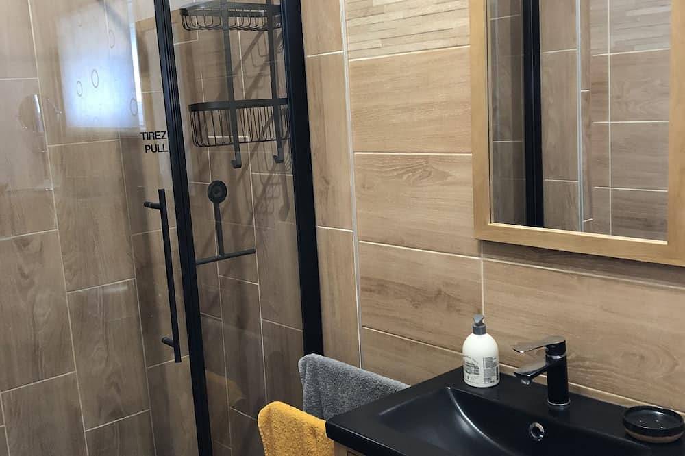 Un gîte confortable et tranquille avec piscine privée, massages bien-être 🌺 in Mazerolles, Charente