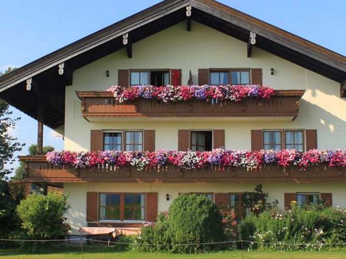 Ganze Ferienwohnung, Huberhof - Ferienwohnung mit Südbalkon in Riedering, Chiemgauer Alpen