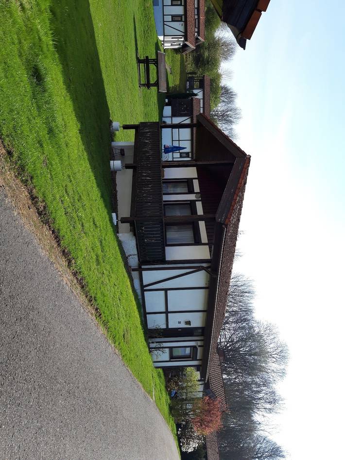 Bungalow für 4 Personen, mit Garten und Pool sowie Sauna - 1