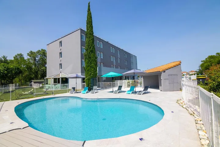 Hotel for 2 people, with pool and terrace - 1