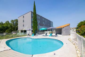 Hôtel pour 2 personnes, avec terrasse et piscine à Bourg-lès-Valence