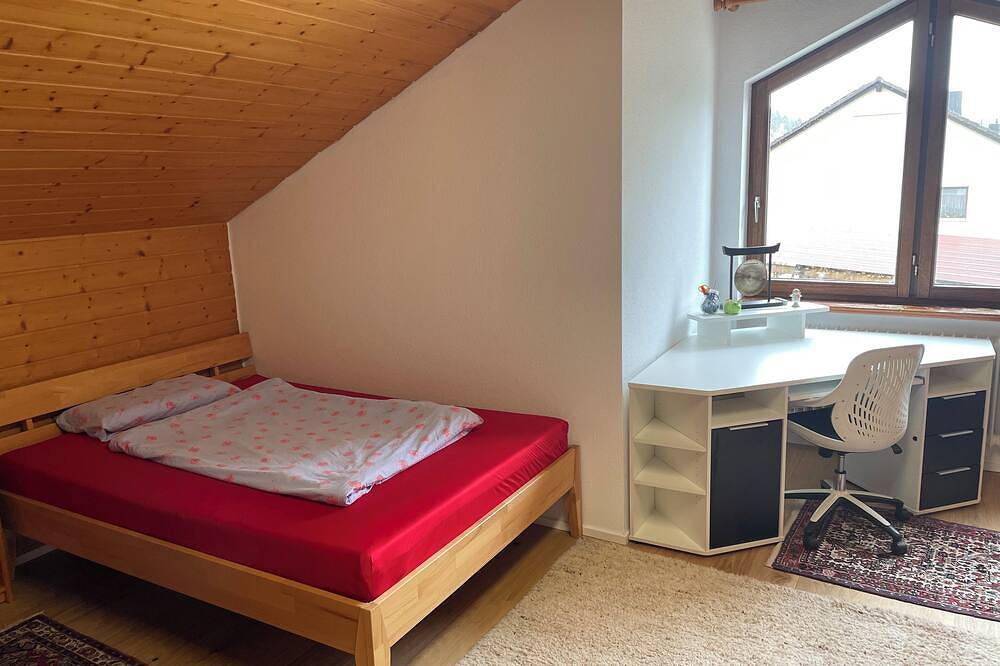 Ganze Wohnung, Sehr große, familienfreundliche Ferienwohnung in ruhiger Umgebung im Hegau in Engen, Hegau