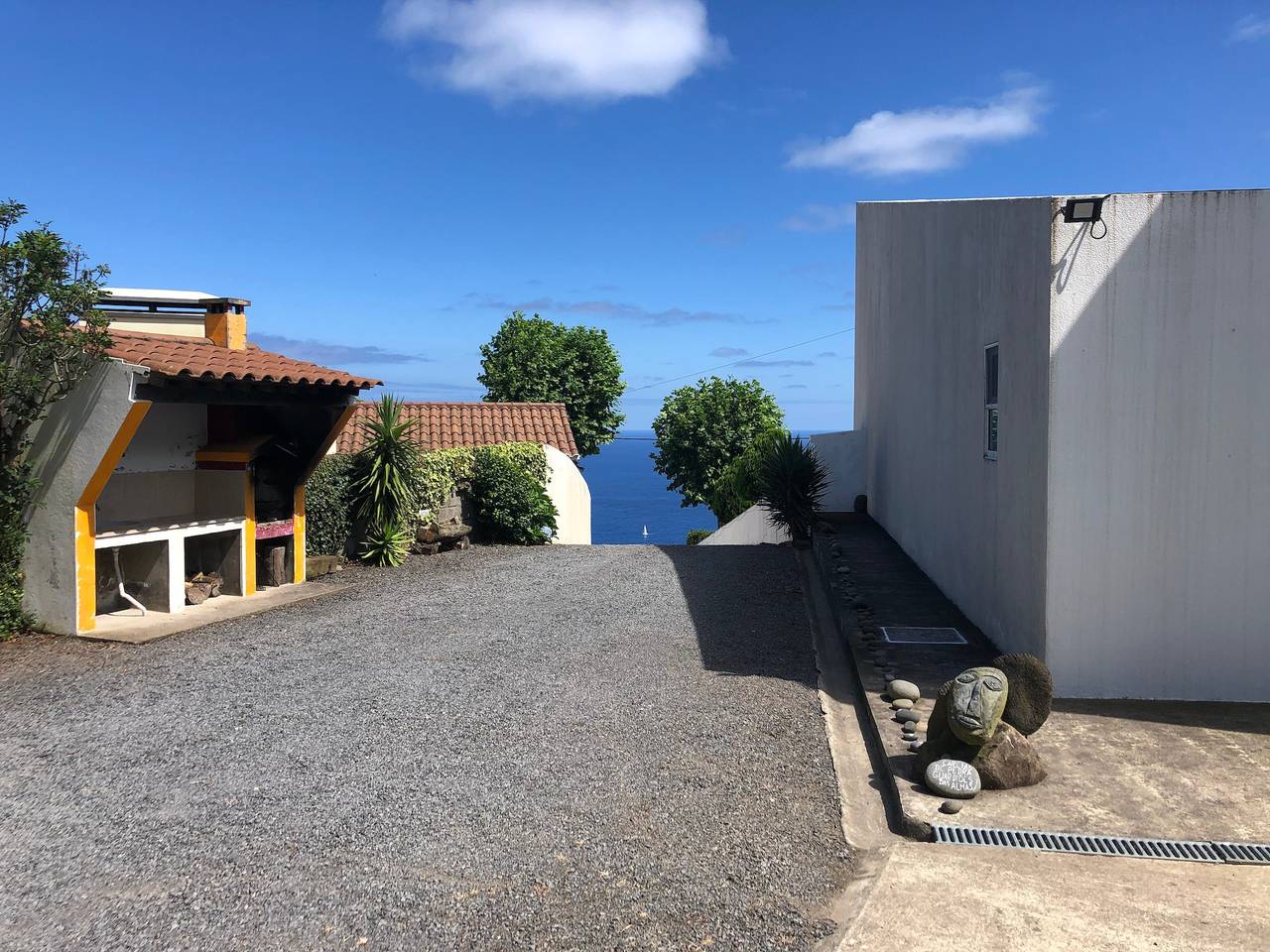 Pet-Friendly Villa Azores Sunrisehouse with Sea View, Pool, Jacuzzi, Wi-Fi, Terrace & Garden in São Miguel Island, Nordeste