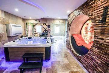 Gîte pour 2 personnes, avec sauna et jacuzzi à Montbéliard