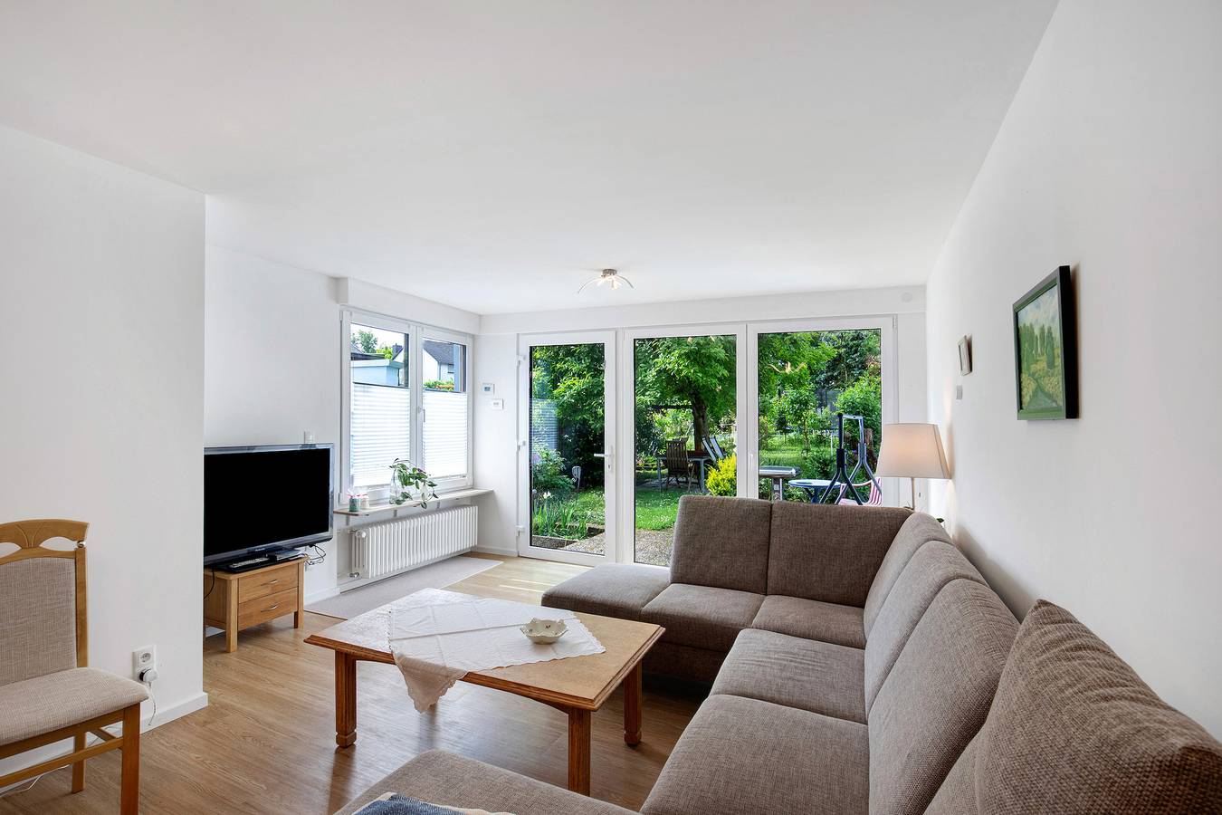 Ganze Wohnung, Ferienwohnung 'Mit Garten' mit gemeinsamer Terrasse und privatem Garten in Andernach, Osteifel