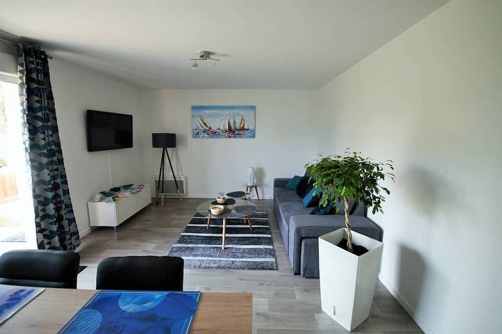 Gîte pour 2 personnes, avec jardin et terrasse dans Plage du Roaliguen