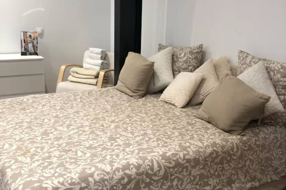 Loft in the center of town in Évreux, Évreux region