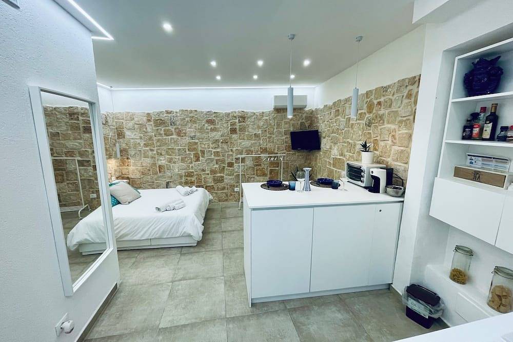 Ganze Wohnung, Casa Artemide -bedroom studio in enchanting Siracusa with Ac in Ortigia, Syrakus
