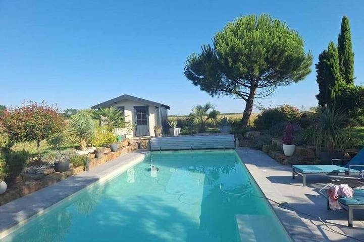Location de vacances pour 10 personnes, avec jardin à Sornay