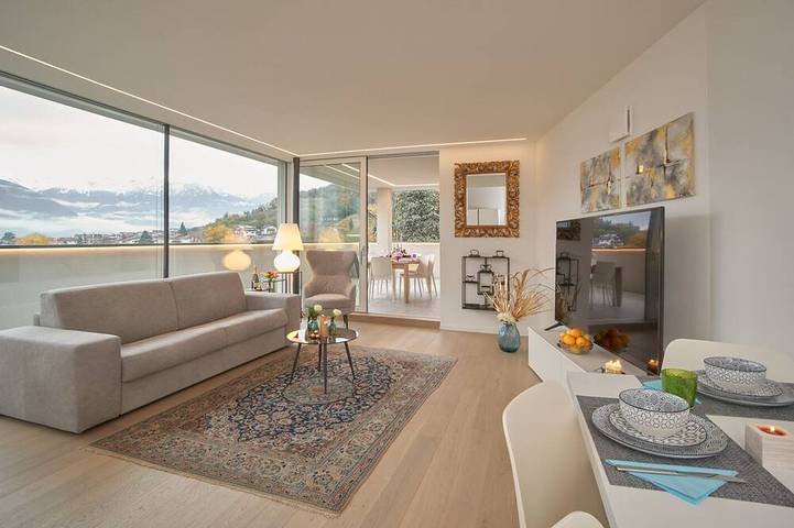 Ferienwohnung für 6 Personen, mit Balkon und Whirlpool sowie Garten und Sauna in Burgstall