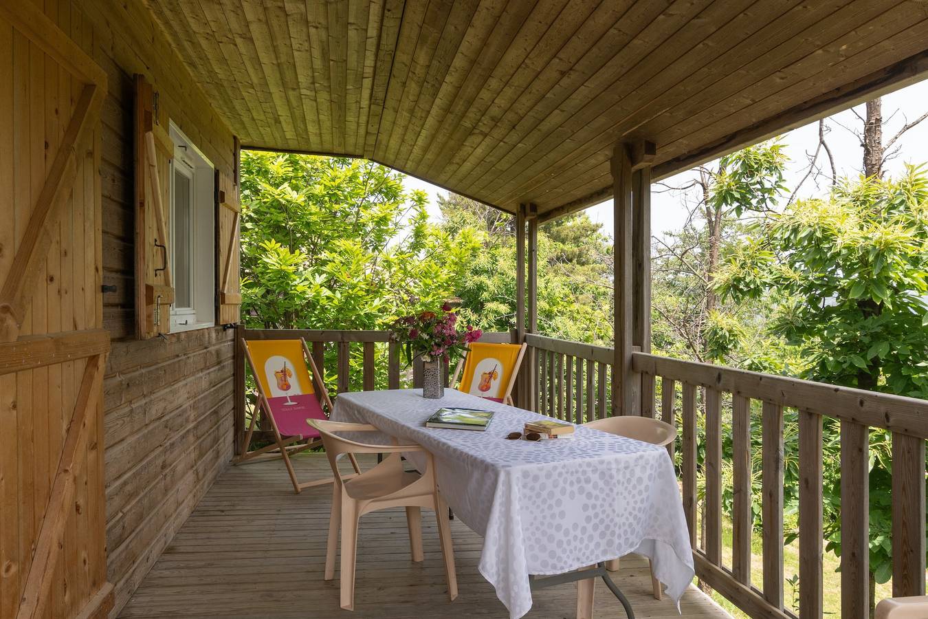 Ferienwohnung 'Kevin- Mas Lachamp' mit Bergblick, Gemeinschaftspool und Klimaanlage in Gravières, Parc naturel régional des Monts d'Ardèche