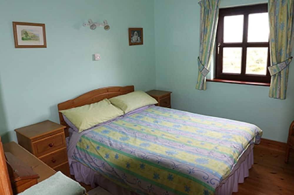 Luxurious 4 star dormer cottage in Cloghane Dingle Peninsula in Ballinduff Electoral Division, Dingle Peninsula