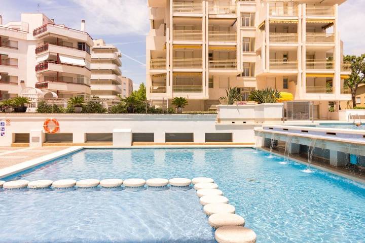 Gîte pour 2 personnes, avec terrasse et piscine sur la Costa Dorada - 2