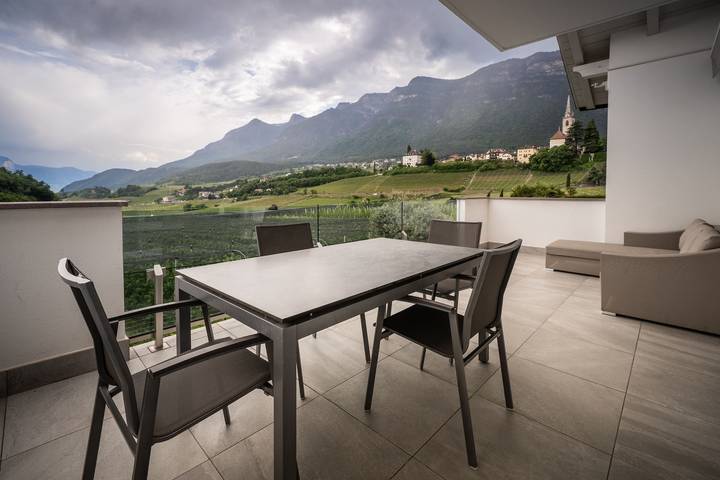 Ferienwohnung für 4 Personen, mit Balkon und Terrasse in Kaltern an der Weinstraße