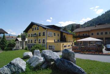 Hôtel pour 4 personnes, avec terrasse ainsi que sauna et vue, animaux acceptés à Werfen