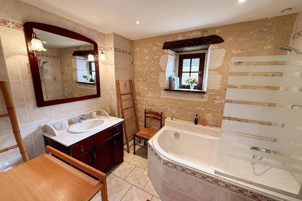 Maison avec jardin et animaux admis - 7 pers. in Pouzay, Région de Chinon
