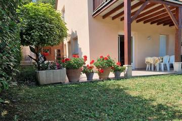 Gîte pour 5 personnes, avec terrasse et jardin à Marcillac-Vallon