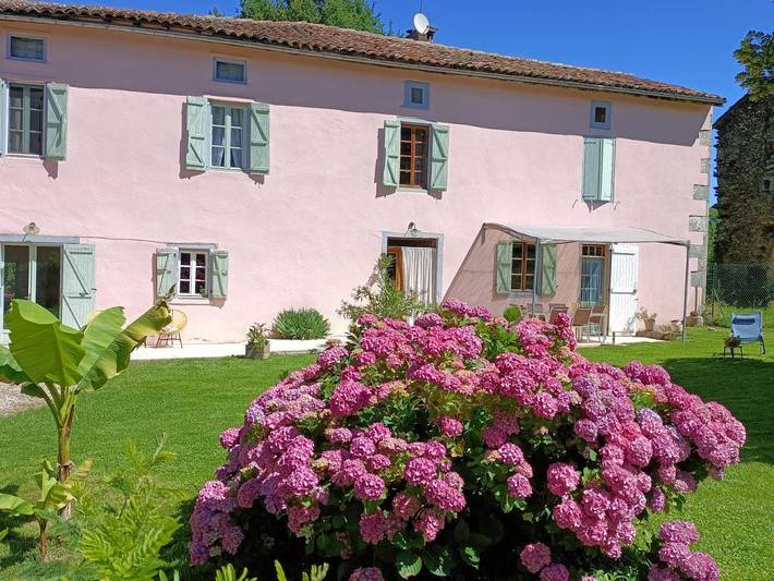 Gîte pour 2 personnes, avec vue et jardin dans Montastruc-de-Salies