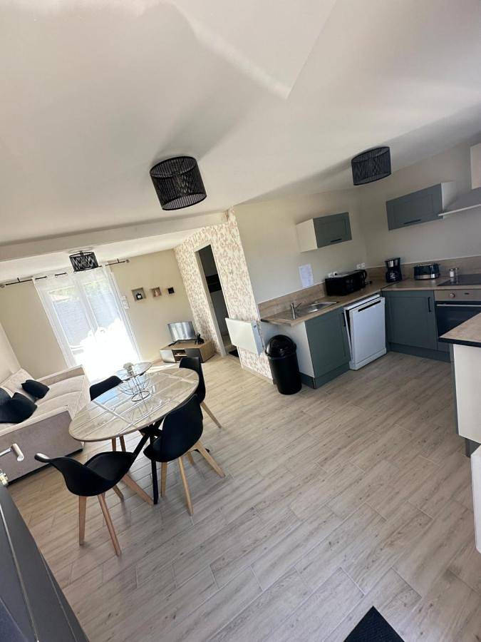 Location de vacances pour 6 personnes, avec terrasse dans Sainte-Livière