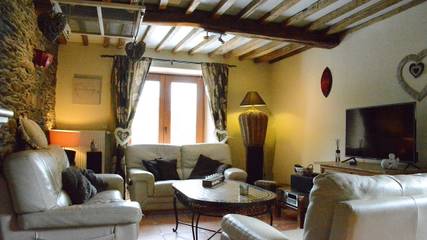 Location de vacances pour 8 personnes, avec jardin dans Champlon