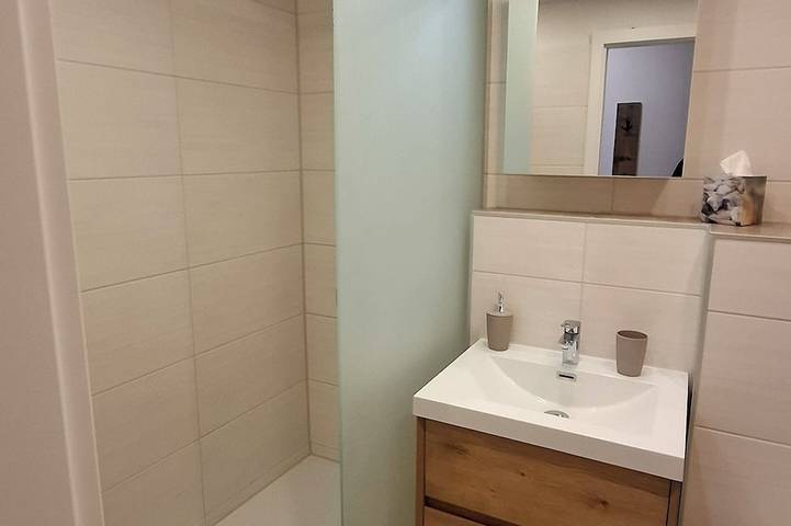 Appartement entier, \"Meerliebe\" Vacation Rental Right on Lake Steinhude, Featuring a Sauna, Balcony, and Parking Space in Wunstorf, Lac de Steinhude