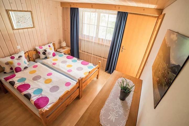 Ganze Wohnung, Christeli Appartement/Fewo, Dusche oder Bad, Wc 2-Bettwohnung in Saanenmöser, Zweisimmen
