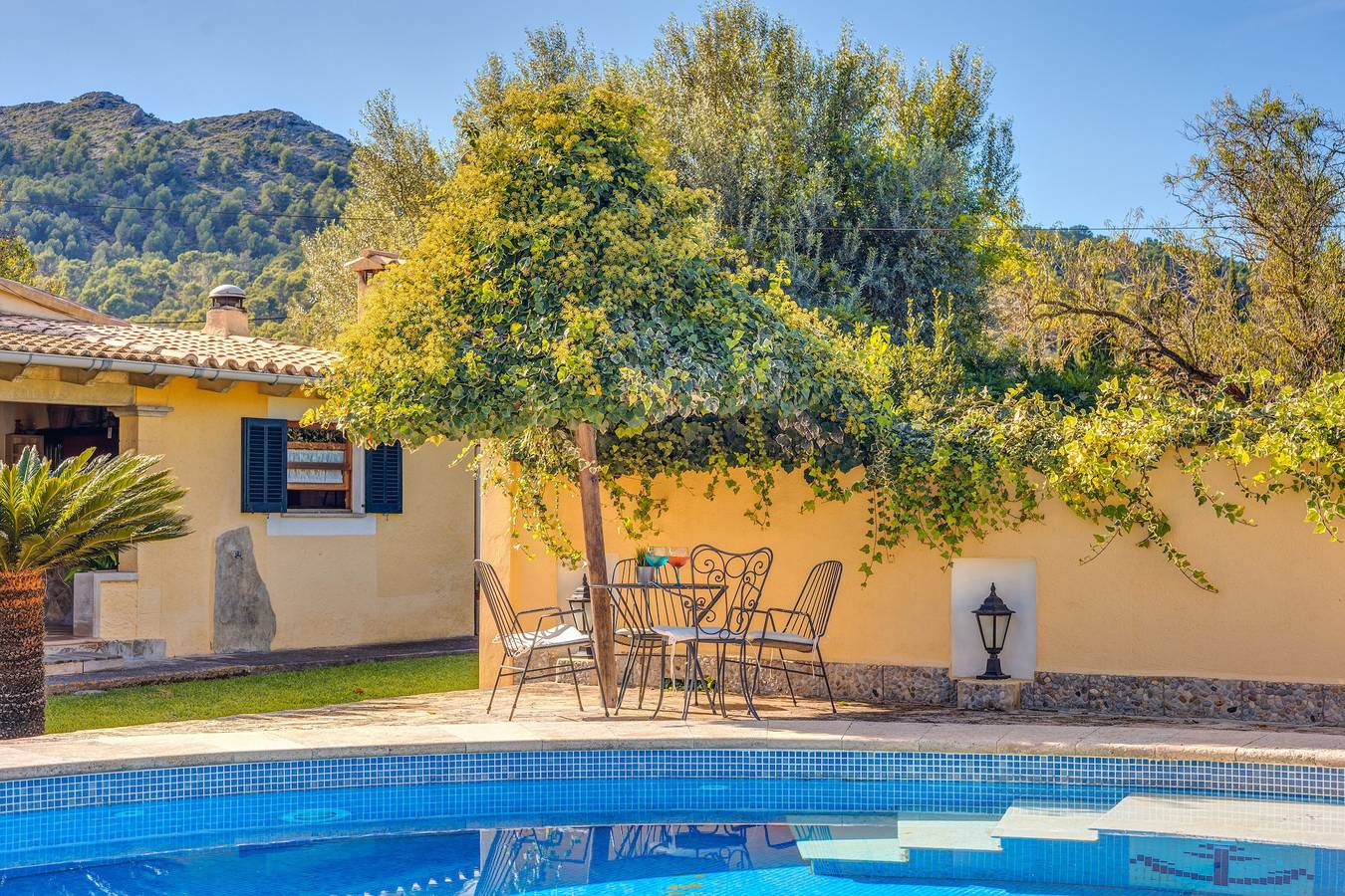Finca "La Sort Llarga" mit Bergblick, Pool, A/C, Wlan, Terrasse & Garten; Haustierfreundlich in Vall de Colonya, Pollença