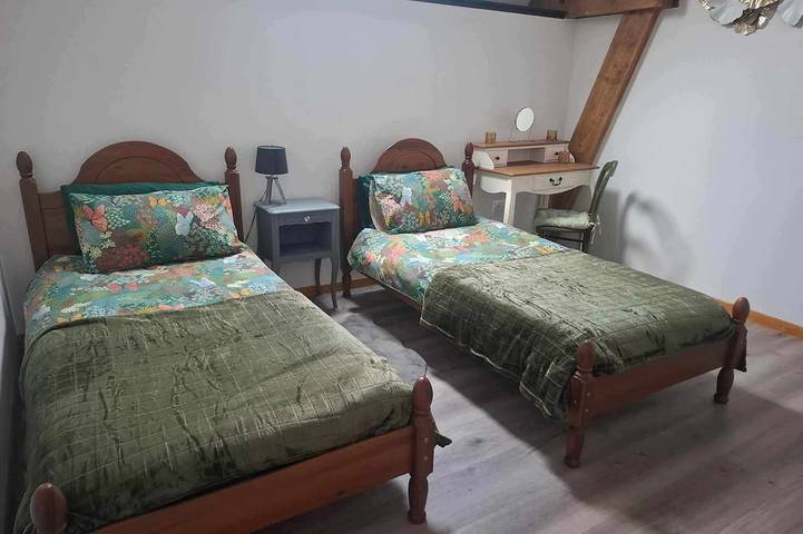 Location de vacances pour 8 personnes, avec jardin à Chaulieu - 4