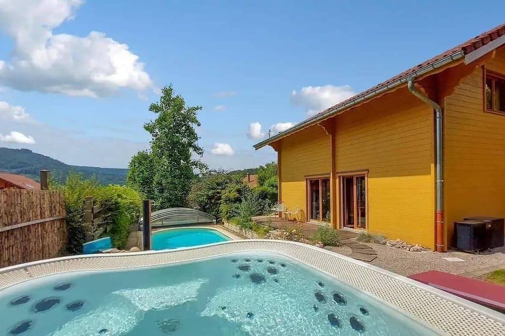 Chalet 3 Vallées - 6pers - Swimming pool & Spa - High Standing in Rupt-sur-Moselle, Épinal und Umgebung