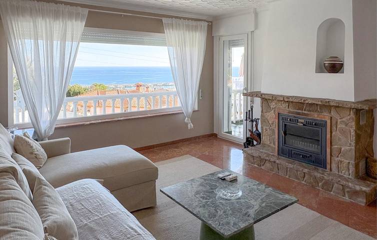 Appartement vue mer avec piscine, terrasse et climatisation in Urbanización Villa del Mar, Vélez-Málaga