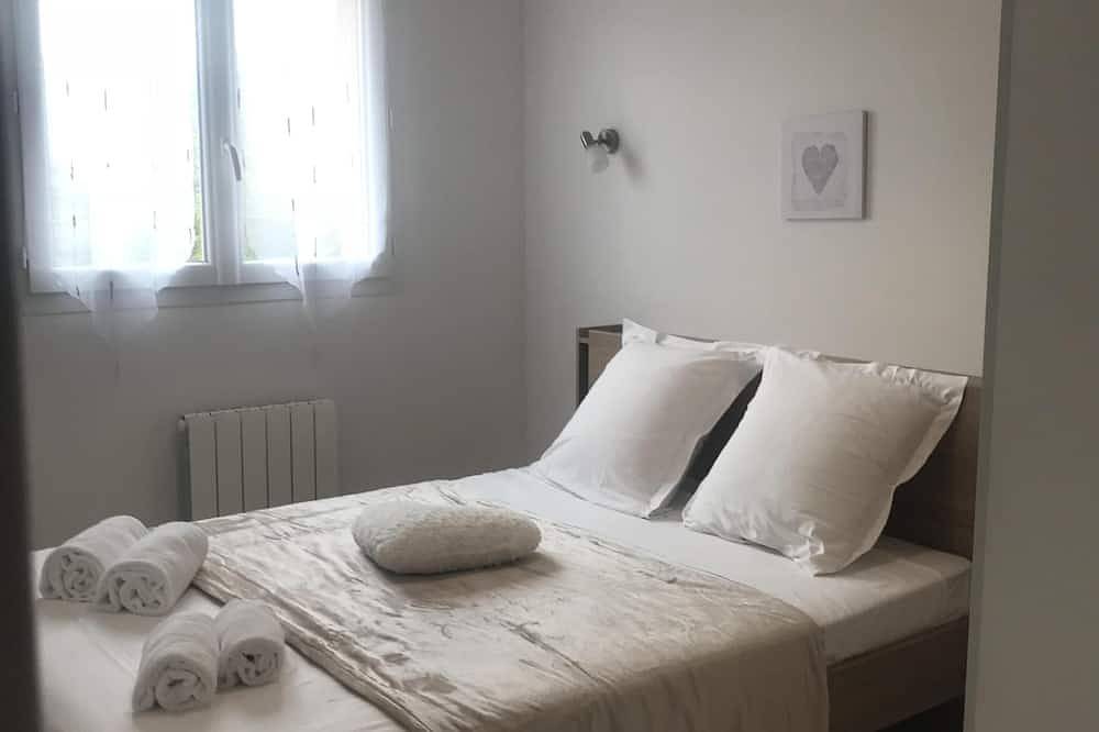 Belle location, Piscine chauffée-Gardien Dans Propriété Fermée, 2mins des Plages in Tiuccia, Sant'Andréa-d'Orcino