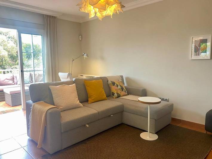 Apartamento para 6 personas, con vistas además de piscina y jardín, Se admiten mascotas en La Quinta