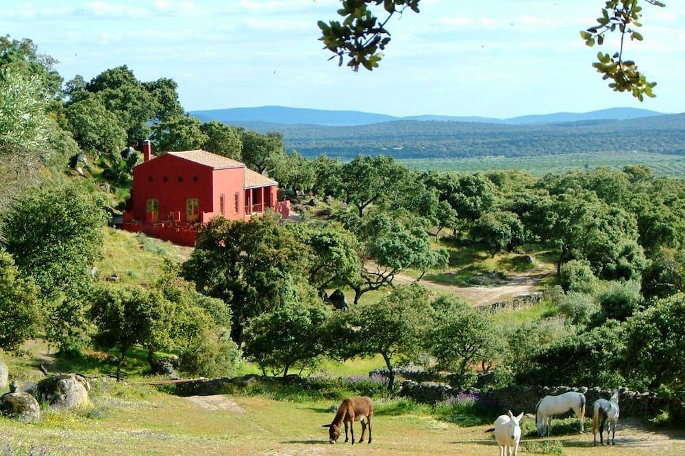 Magische Atmosphäre in purer Natur, ein perfekter Urlaubsort in Montánchez, Cáceres und Umgebung