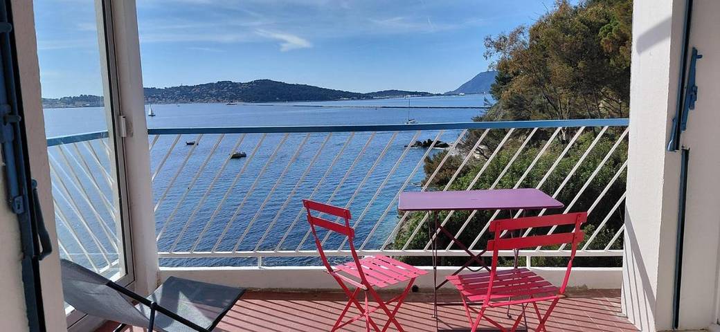 Location de vacances pour 4 personnes, avec jardin et vue à Toulon