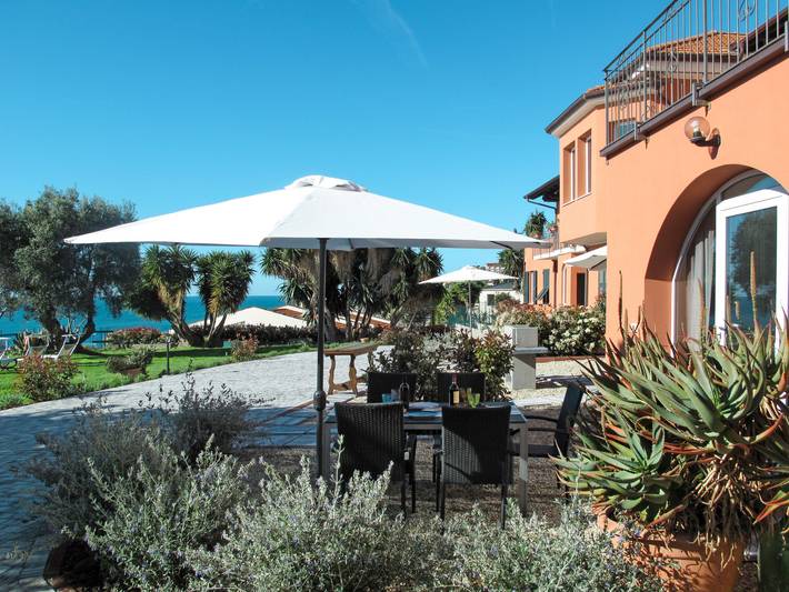 Ferienwohnung für 5 Personen, mit Terrasse und Garten in Imperia - 2