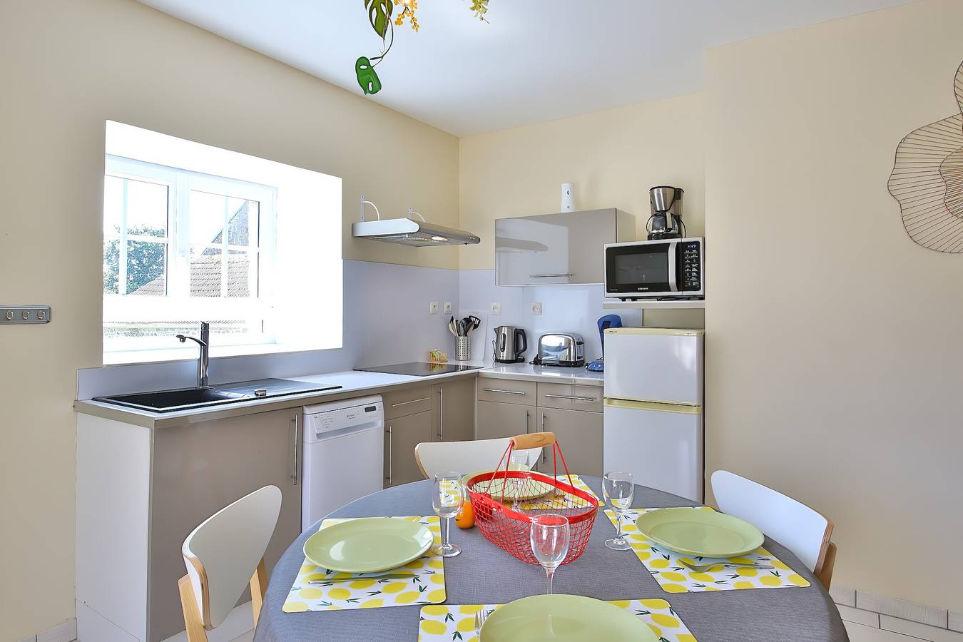 Casa vacacional «Le Gîte d’Augustin» con terraza, jardín privado y Wi-Fi in Sortosville-en-Beaumont, Côte de la Déroute