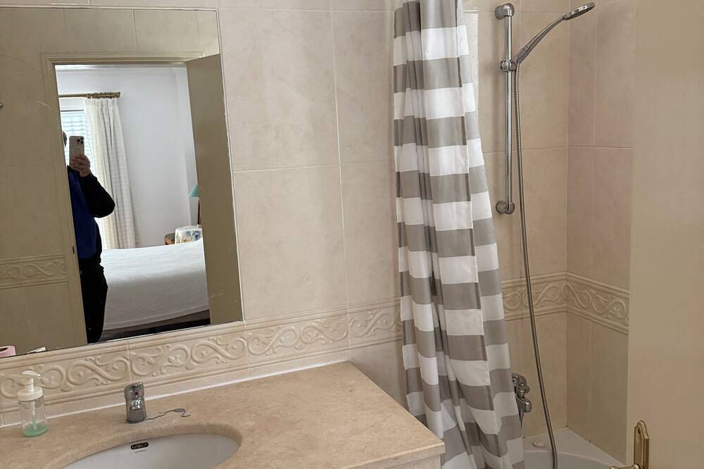 Villa with 3 bedrooms, 3 bathrooms, ac, wifi. Parking. in Silves, Faro District