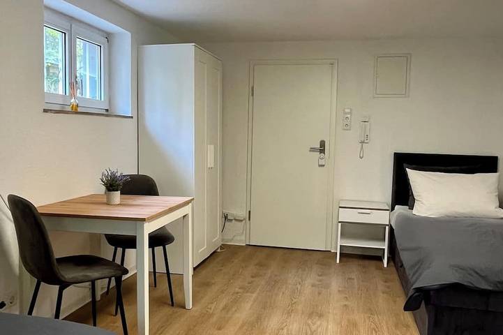 Appartamento intero, 05 Central & quiet with SmartTV in Fellbach, Rems-Murr-Kreis
