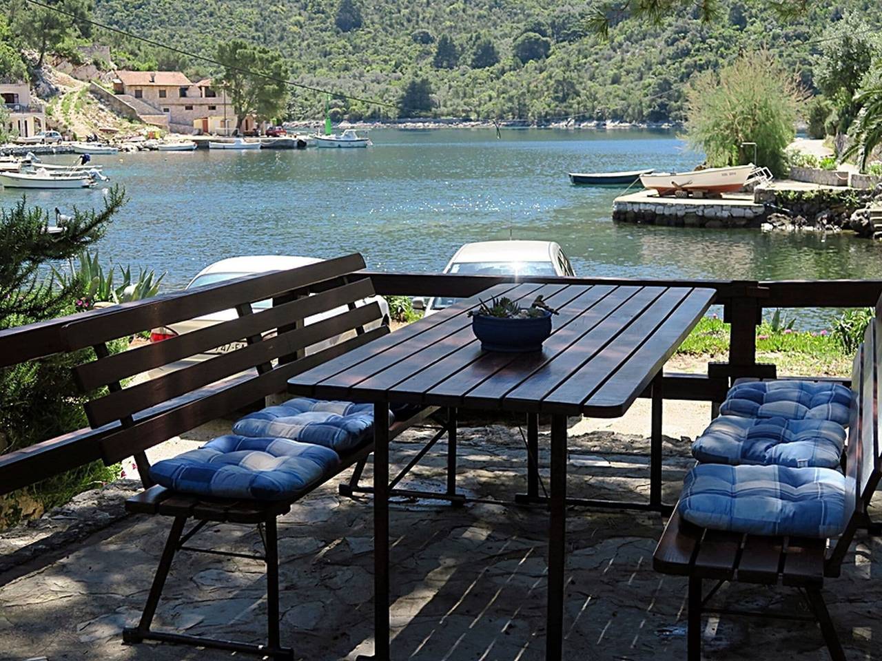 Ganze Wohnung, Apartments Vera -  Comfort One-Bedroom Apartment with Terrace and Sea View (Irena) in Mljet