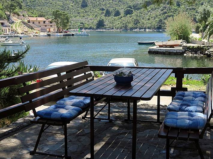 Ferienwohnung für 4 Personen, mit Terrasse und Garten in Mljet