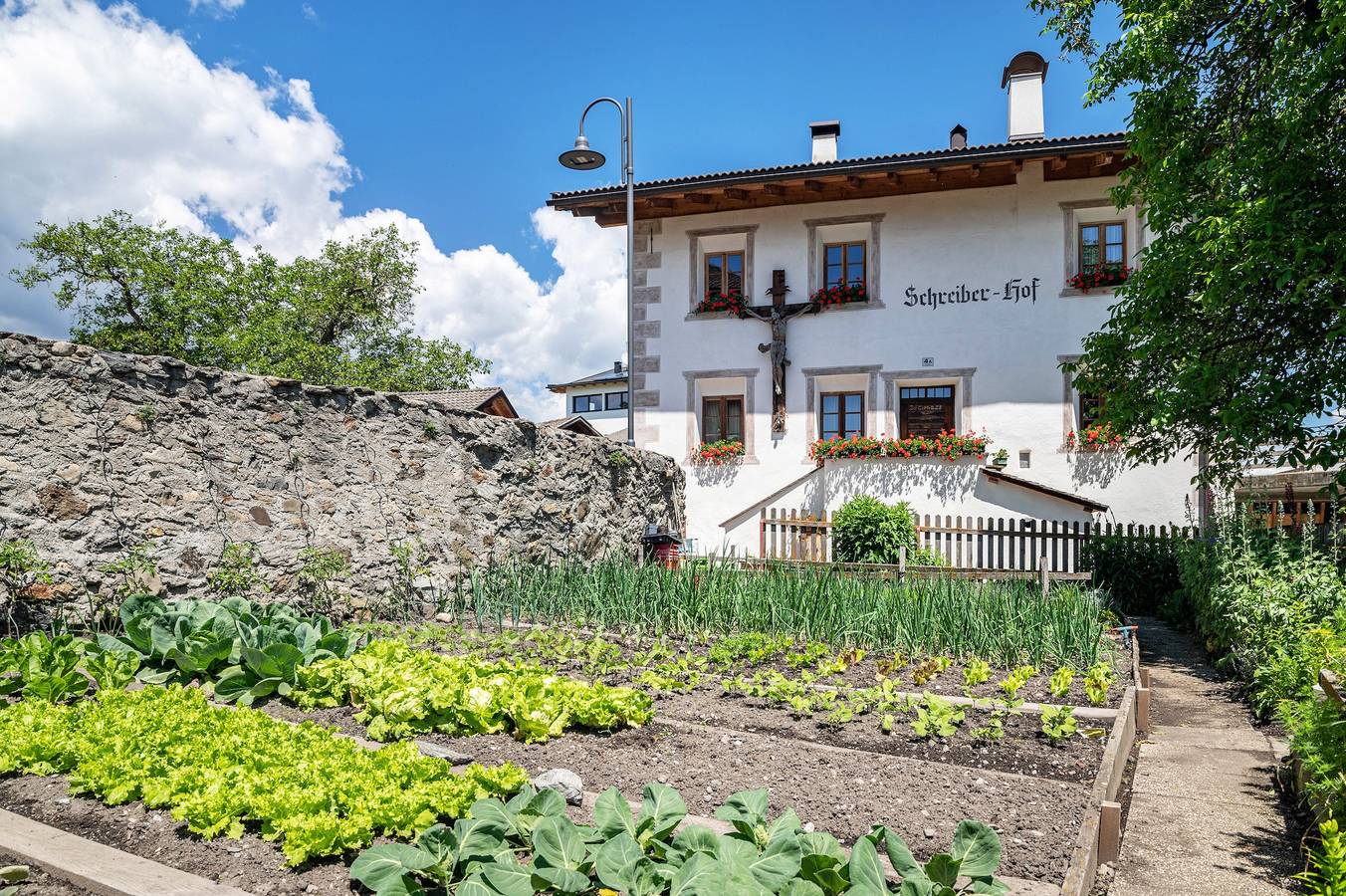 Appartamento intero, Appartamento "Schreiberhof Landhaus" con vista sulle montagne, giardino in comune e Wi-Fi in Laion, Dolomiti Superski