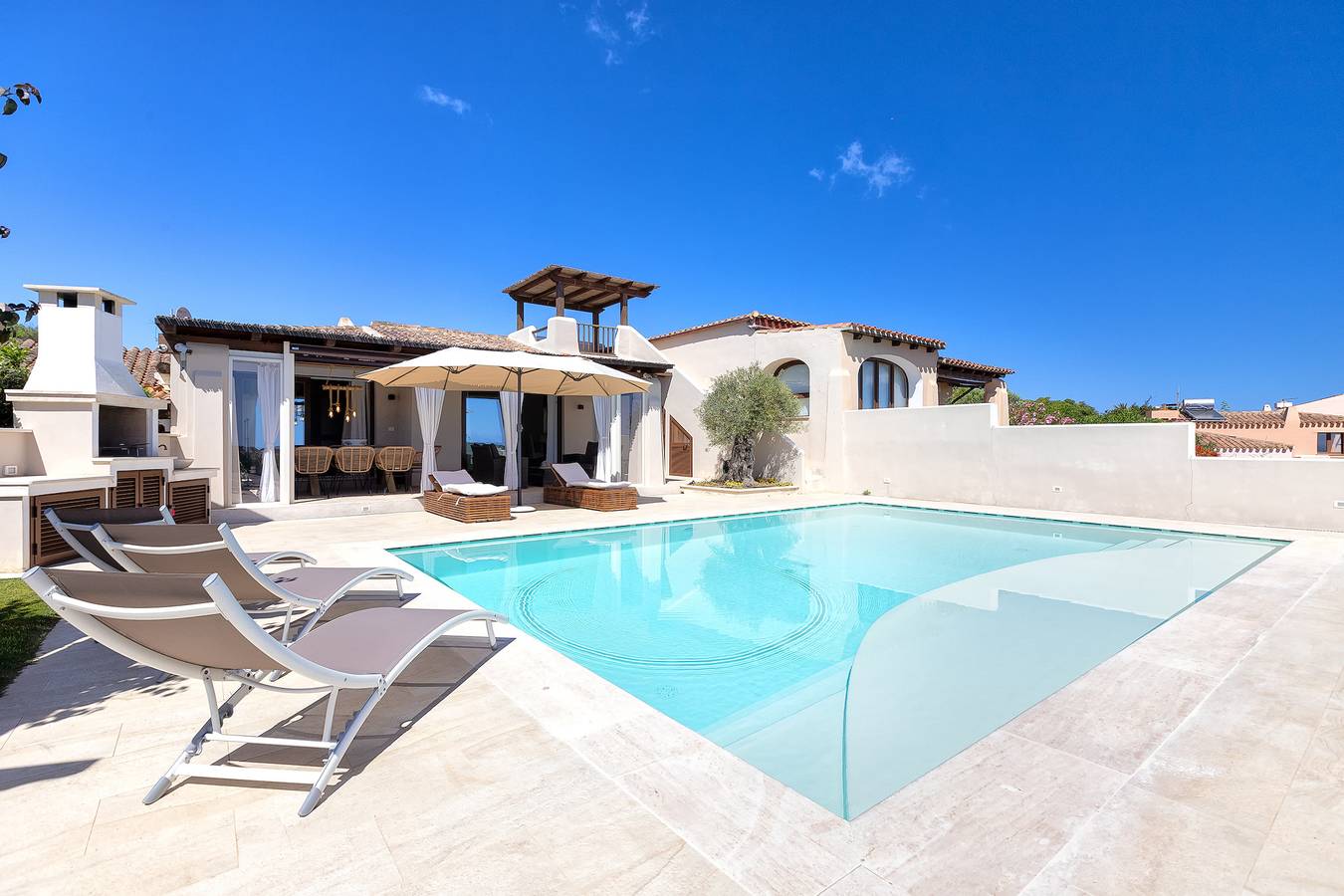 Maison de vacances 'Flora Sea View' avec vue sur la mer, Wi-Fi et climatisation in Stagno di Casaraccio, Punta De Su Turrione