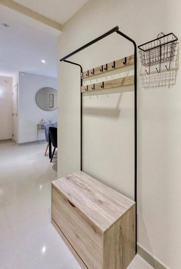 Appartement entier, Two-Bedroom Apartment in Margny-lès-Compiègne, Oise