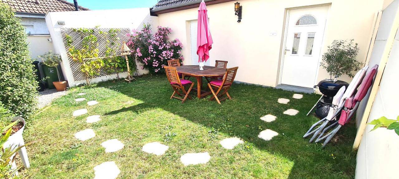 One-Bedroom House in Fleury-les-Aubrais, Région d'Orléans