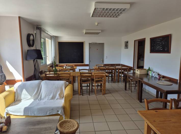 Gîte pour 35 personnes, avec terrasse dans le Cantal - 3
