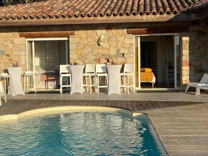 Chambre d’hôte pour 6 personnes, avec jardin et piscine ainsi que terrasse et vue en Corse - 3