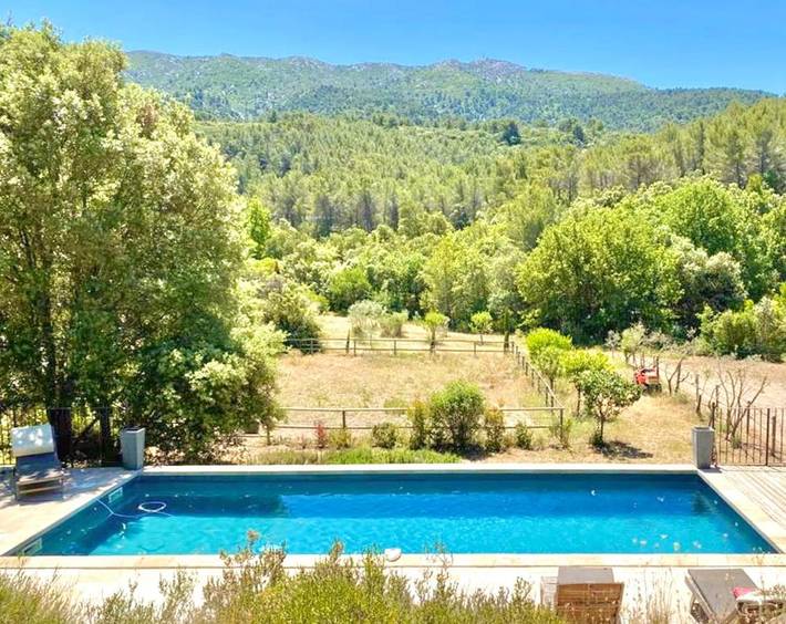 Villa pour 10 personnes, avec Balcon et Terrasse ainsi que Jardin et Piscine à Vauvenargues
