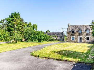 Location de vacances pour 8 personnes, avec jardin et terrasse, animaux acceptés à Ploemel