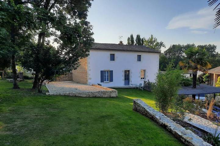 Gîte pour 2 personnes, avec Jardin à Échiré